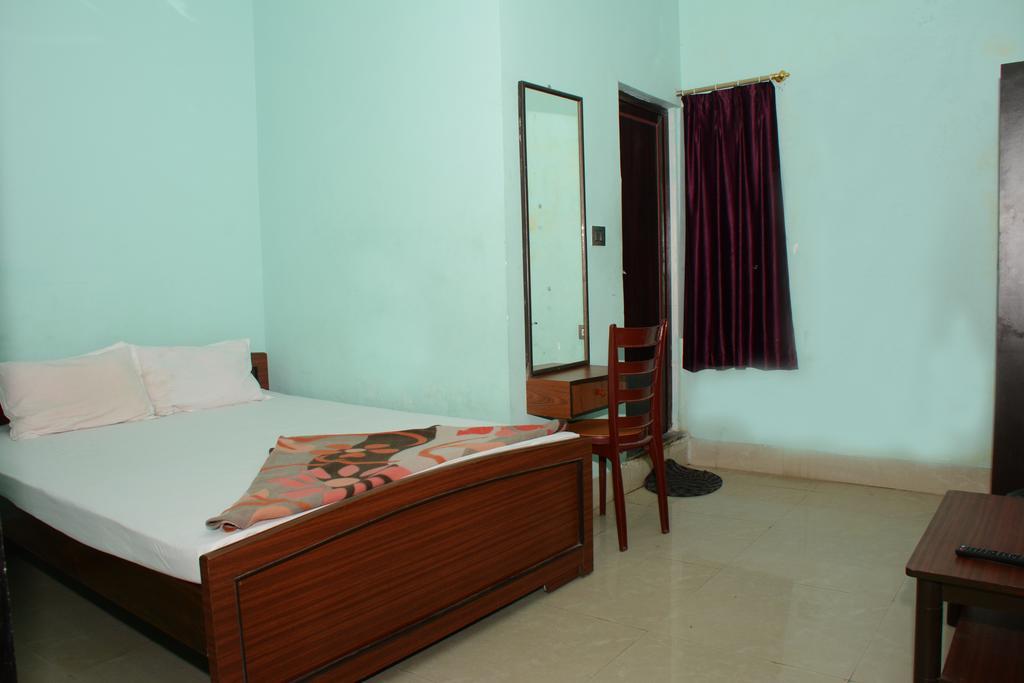 Hotel Nirmal Inn Bhubaneswar Quarto foto